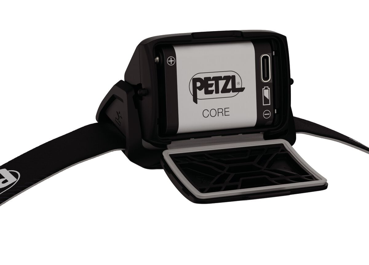PETZL ACTIK CORE 625 LUMENS - PRETO/CINZA | RUN